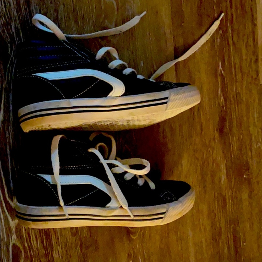 Size 1 George kids sneakers